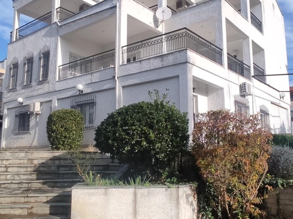 Πανόραμα πωλείται μονοκατοικία 335τμ με ένα στρέμμα κήπο
