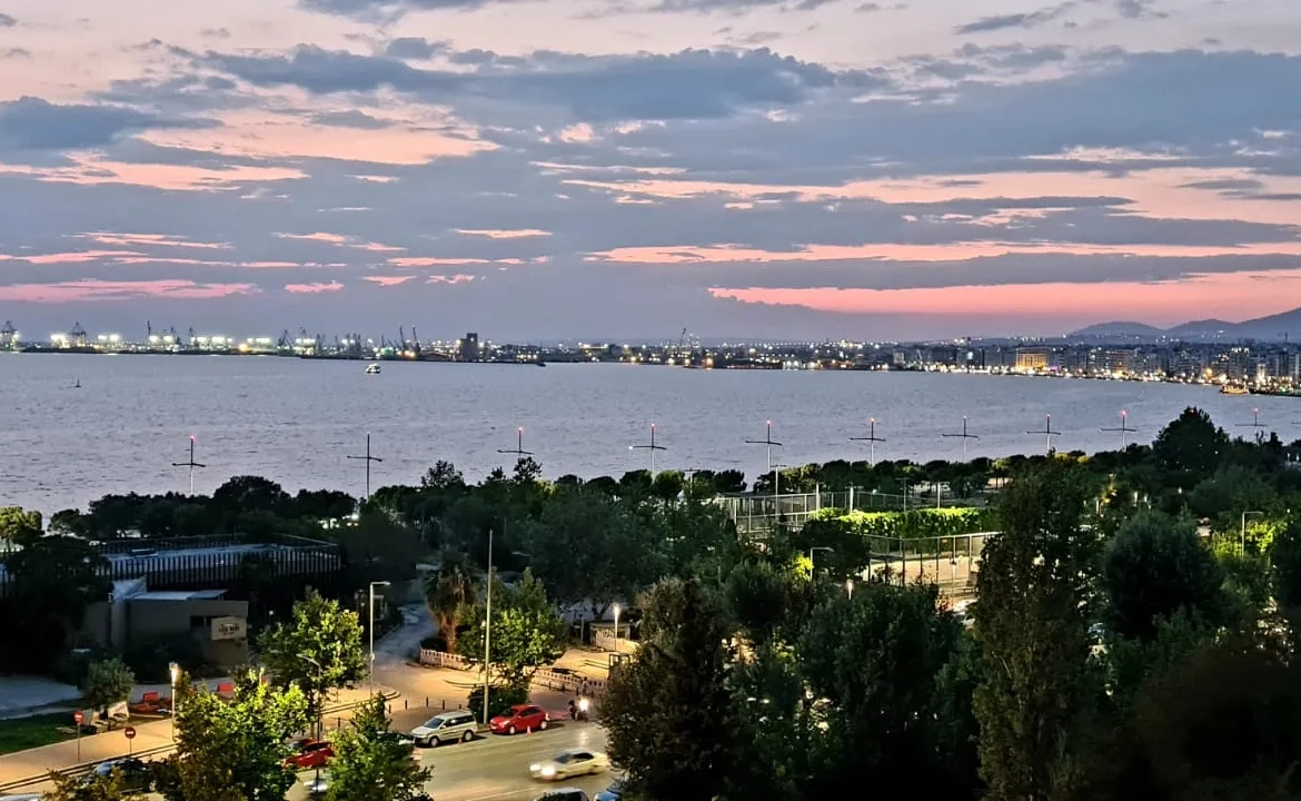 Ν Παραλία διαμέρισμα ανακαινισμένο
