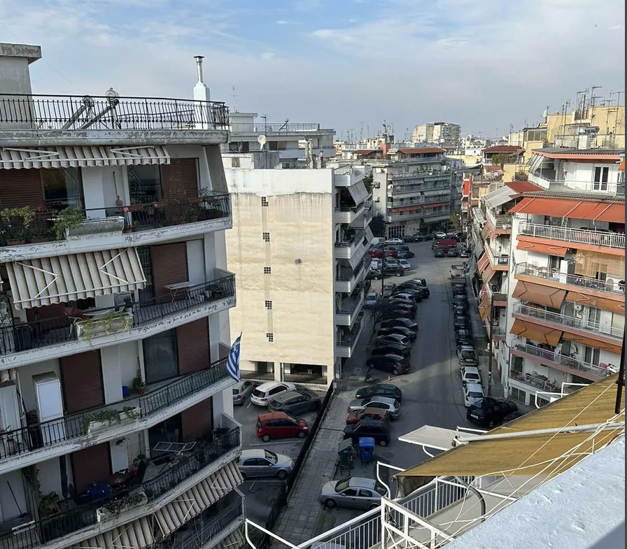Ιπποκράτειο πλησίον πωλείται διαμέρισμα 50τμ